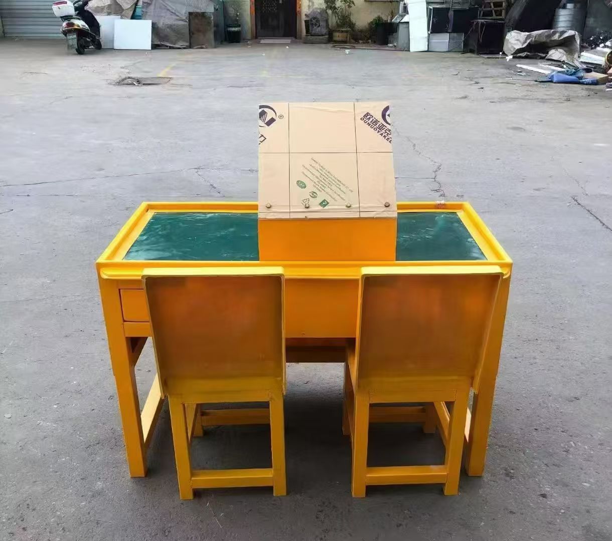 博爱防静电导通桌井下煤矿火工品发放桌：危险品流转的安全守护者